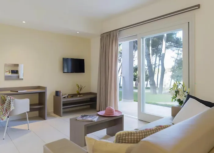Apartment Gorgeous In Biograd With Sauna Pakostane